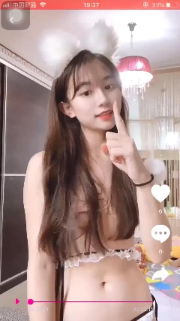 国模套图 91极品19岁高颜值美女“不见星空”最新性爱视频四部