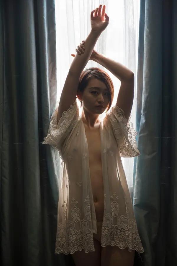 国模套图 国模小媛人体私拍套图