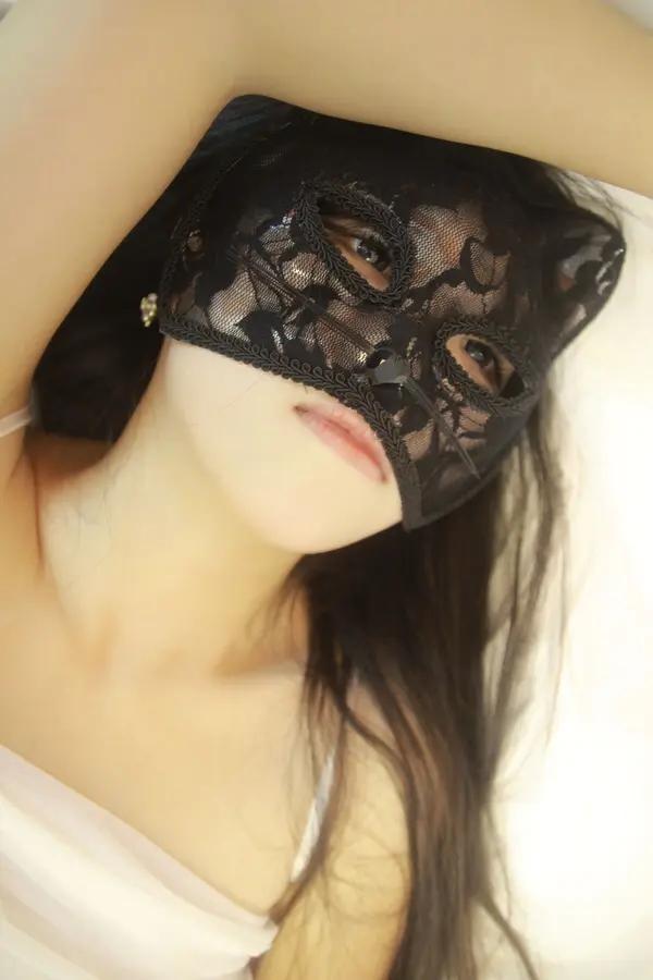 国模套图 真实系03年白丝萝莉