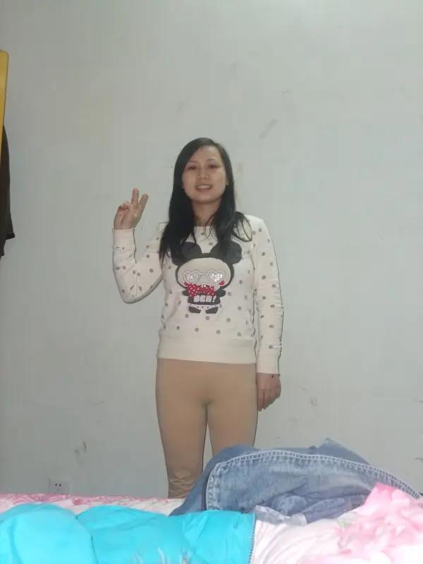 国模套图 小夫妻的性福生活